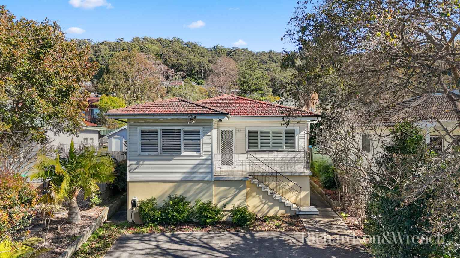 75 Brisbane Water Drive Point Clare