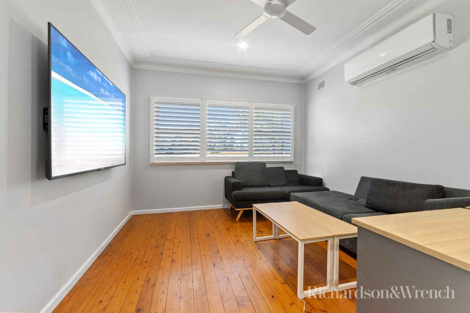 75 Brisbane Water Drive Point Clare