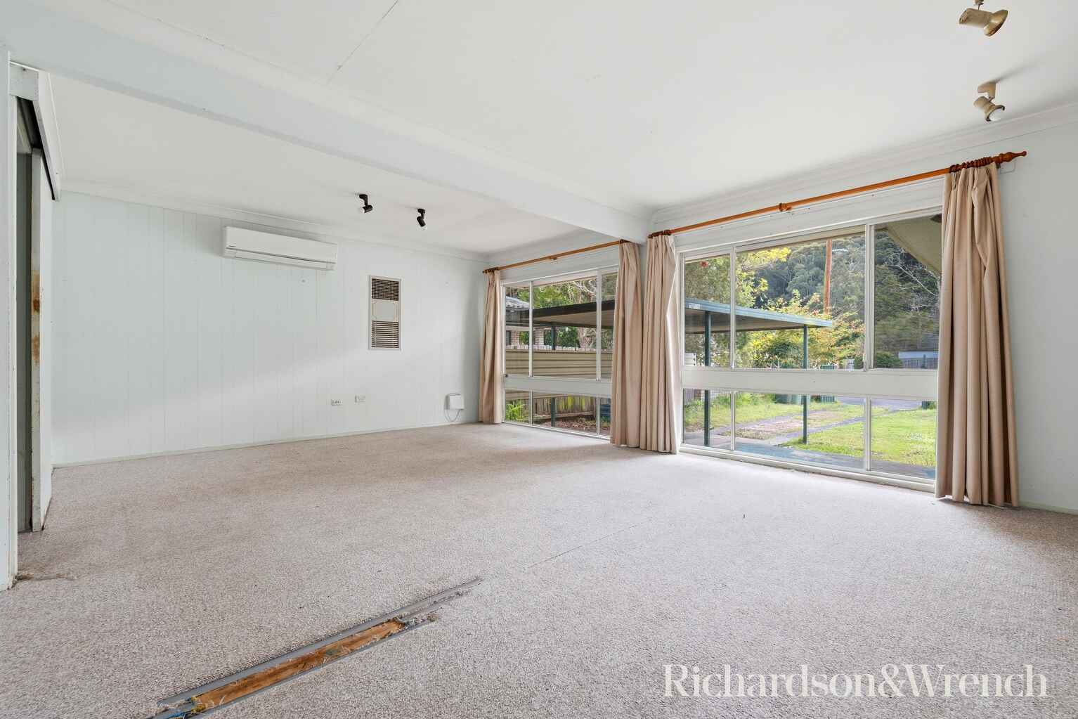 54 Bluefish Crescent Tascott
